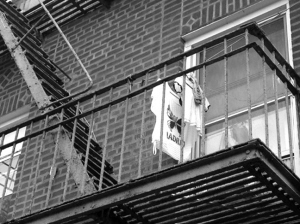 拜托,别把<em>内裤</em>当街<em>晾晒</em>_资讯频道_凤凰网