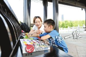 志愿者到他家辅导写作文