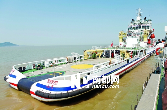 向14级台风中心挺进,海上营救时常上演美国大