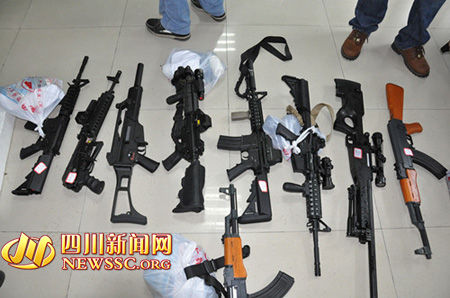 成都警方端掉仿真枪 真人CS 非法射击团伙(图