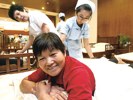 宁波有了老人日托服务中心 设有智能化信息服务平台