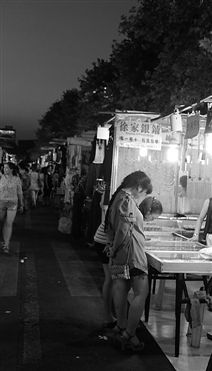 三挺路夜市是义乌最繁华的夜市