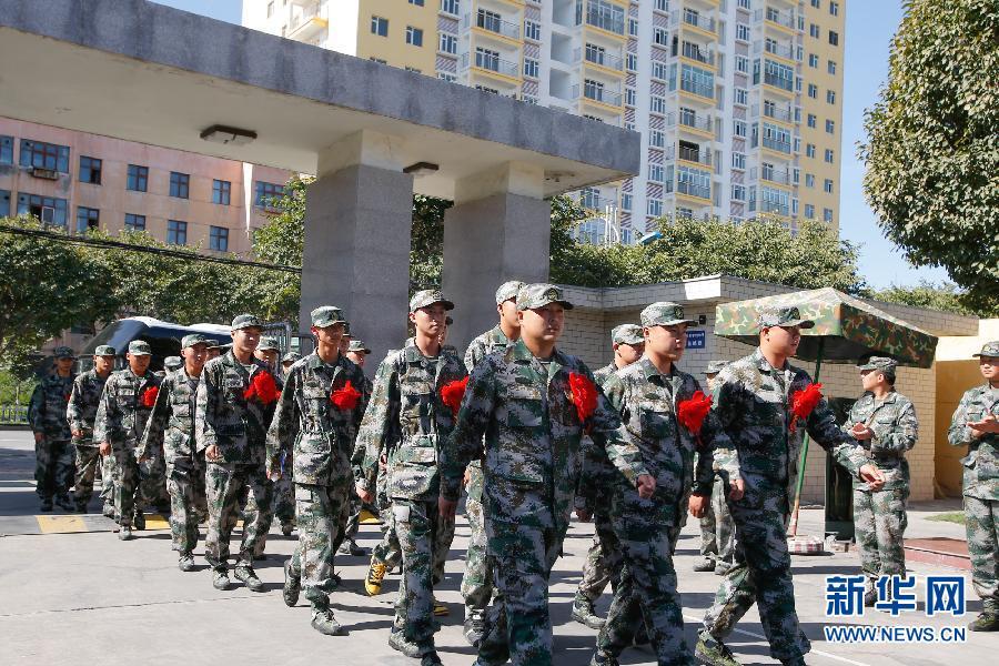 新疆军区边防部队首批新兵顺利抵达某边防团