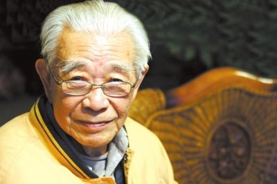 1000名经济学家_...卫视吴小莉对话经济学家陈志武