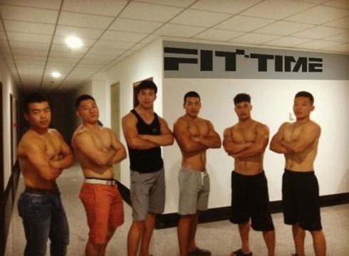 史上最强寝室 室友全是肌肉男网友惊呼逆天