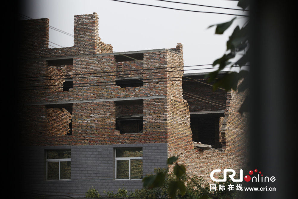 西安村民加盖民房 楼板坍塌砸穿4层楼致4死1伤