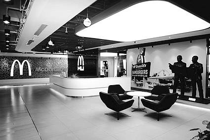 两年,从见习经理到餐厅总经理