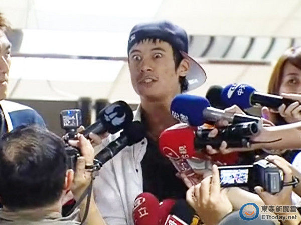 帅哥变怪腔痘疤男 蒋友青脸书猛呛没人留言_资讯频道_凤凰网