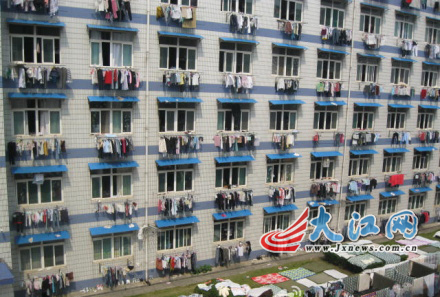 "经多人证实,九江学院旅游学院18#女生寝室近日已发生多起偷衣服事件