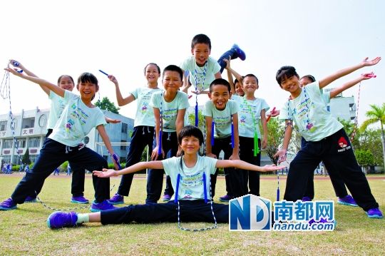 小学生爱跳绳 拿到国际比赛入场券
