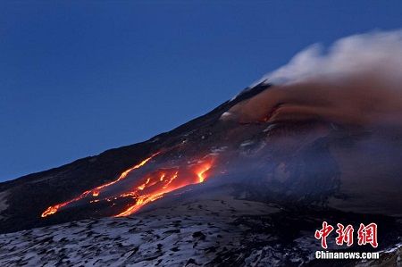 埃特纳火山长期处于活跃状态src=