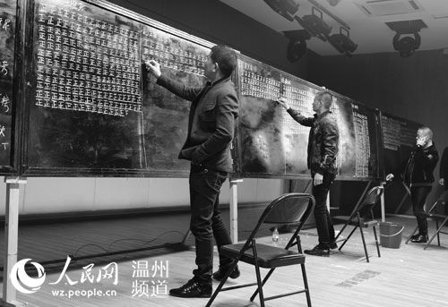 鹿城总人口_天津总人口曲线图