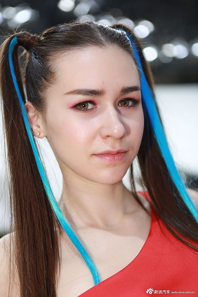 　　一说到北京车展，很多就是想到香车美女，其实，也不尽然。