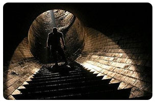 英国谢菲尔德市的地下抛物线拱形排水隧道