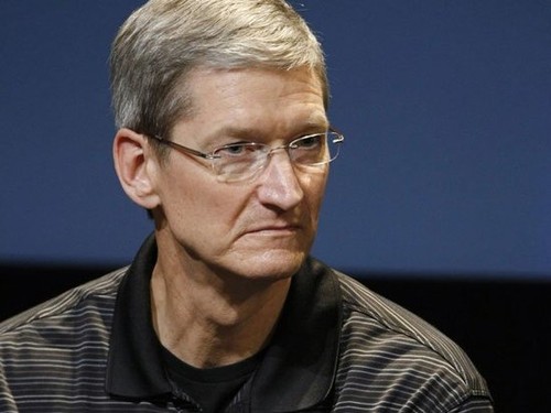 一脸愁容的苹果CEO 蒂姆·库克（图片来自华尔街中文网）