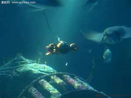 iOS逆天级别遥控 Aquabotix HydroView迷你潜水艇