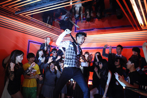 ktv歌曲排行榜男生_他自幼患小儿麻痹,生前写的遗书意外成KTV必点歌,唱哭了无数人