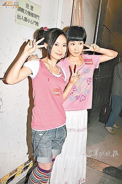 佘诗曼与好友周家怡（左）目前都已离开TVB
