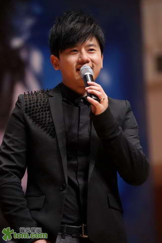 张杰2012北京演唱会+用音乐品质做出杰然不同