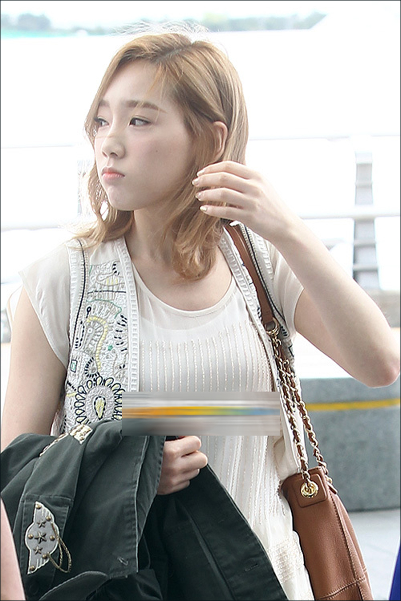 高清:<em>少女时代</em>孝渊机场对<em>经纪人</em> 动粗 成员表情