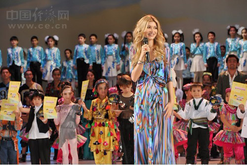 乌兹别克斯坦总统女儿发行个人英文歌曲专辑(