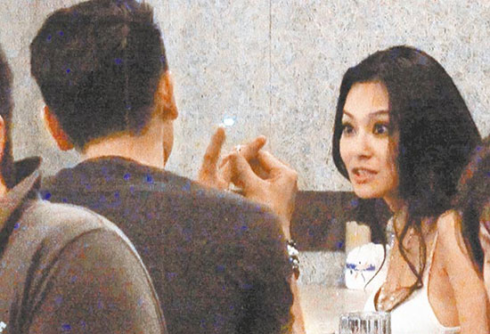 王阳明情陷王思佳酒屋约会女方迷魂bra送秋波