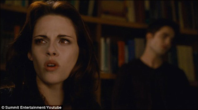 《暮色4:破晓下》再曝最新预告片 片方否认拍