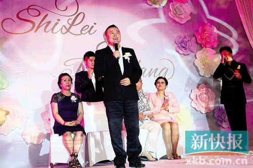 小子，不错哦，比我高比我帅。（设计对白）