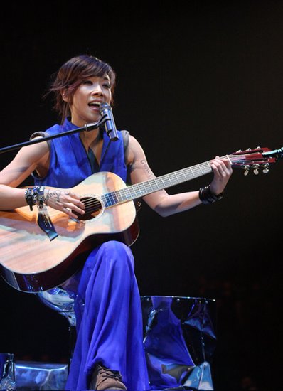 林忆莲为北京演唱会密集练团 先玩摇滚再唱情