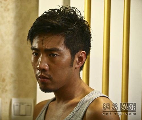 夏雨大展厨艺犒劳工作人员。
