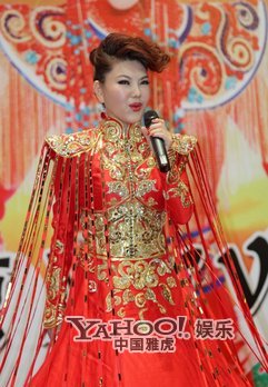 乌兰图雅新曲献礼十八大唱出草原豪情别样魅力