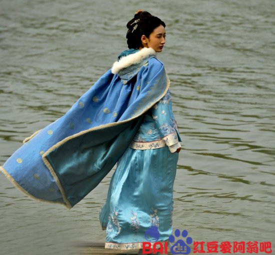 　　心碎了才懂，我一直觉得只有绿芜这样的女子才配得上豪放不羁的十三。