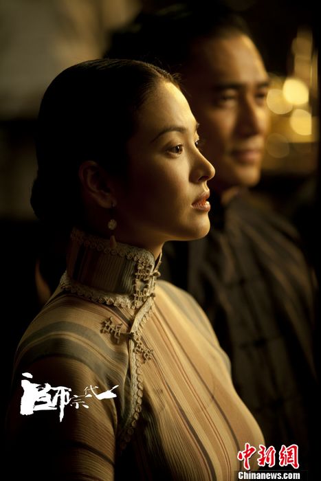 一代宗师曝叶问夫妻照宋慧乔穿旗袍性感