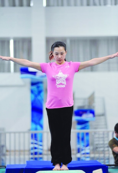 目前奥运体操冠军刘璇和李小双确定加盟《星跳