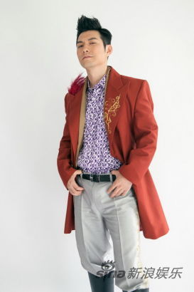 严宽《春天的绞刑架》曝定妆照变花花公子