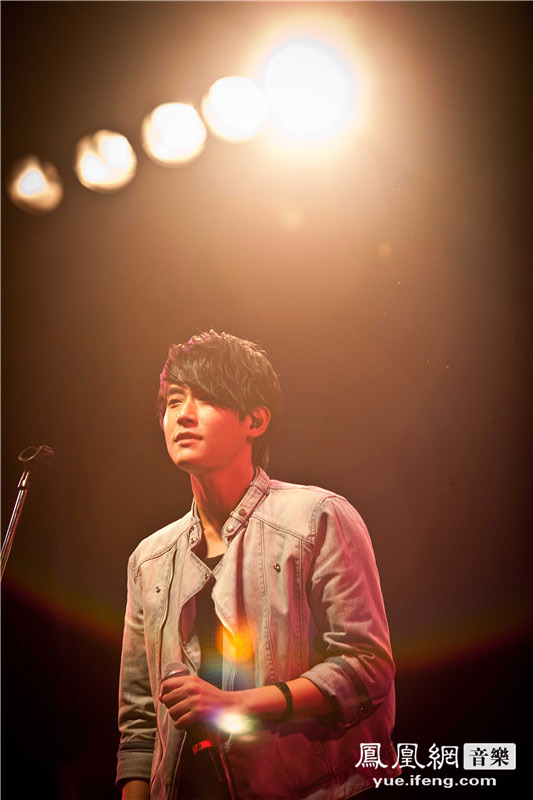 陈乃荣唱歌拍戏多栖发展 尽显"拼命三郎"本性