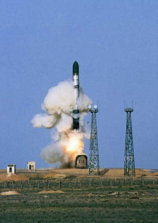 俄罗斯ss-18"撒旦"洲际弹道导弹(资料图)