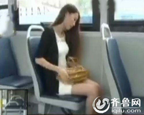 夏日公交防走光:四处区域最危险 上下台阶要遮挡