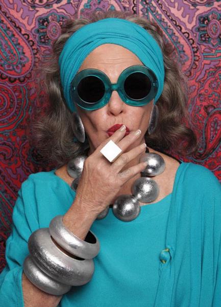 karen walker请icon级老奶奶拍太阳眼镜时尚大片