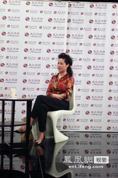 梦鸽哽咽接受凤凰网独家专访[高清大图]