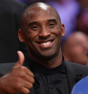 湖人板凳五人上双狂掠76分 科比竖大拇指乐开花