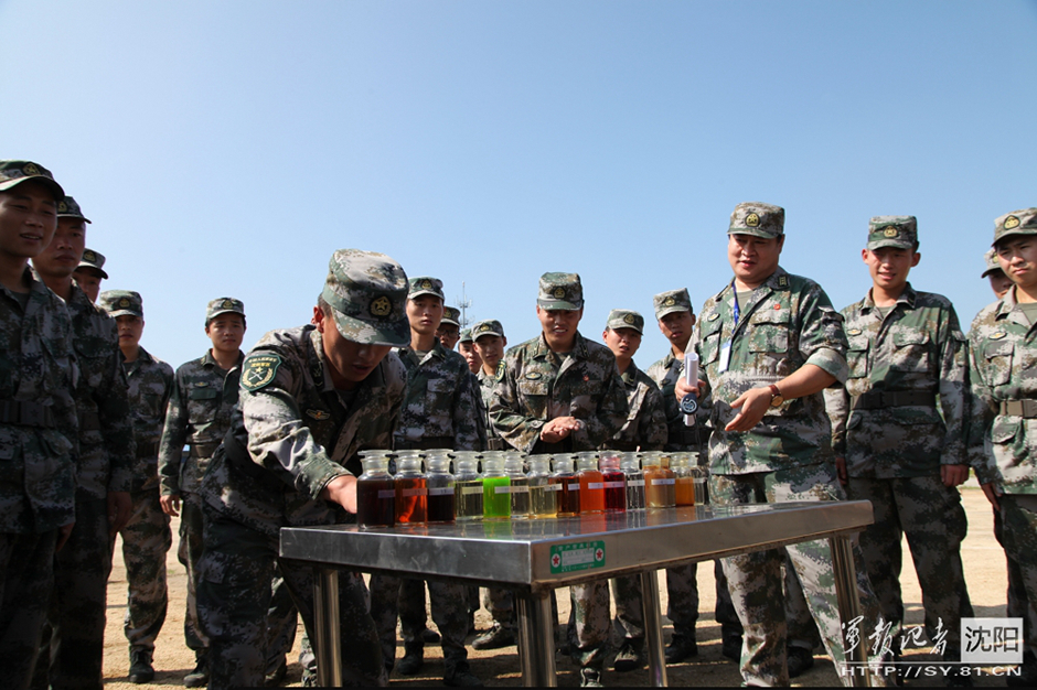 解放军中奇人用鼻子识别30多类油料