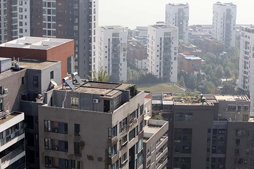 南湖玫瑰湾小区业主在31楼楼顶违建复式楼(图)_湖北频道_凤凰网