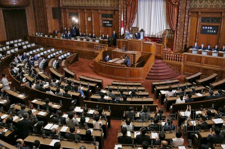 日本参议院凌晨表决通过新安保法 外交部连夜回应