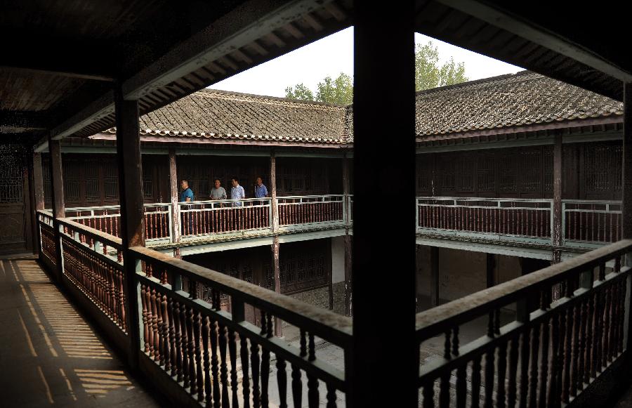 走访淮军抗日将领唐定奎的故居转心楼