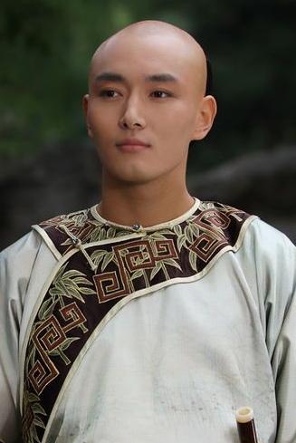 "果郡王"李东学迷倒贵妇 回应:爱情可以超越一切