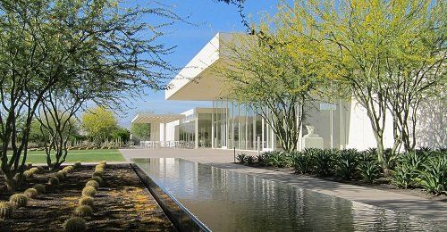 奥巴马一年内两度造访加州阳光庄园 再打高尔夫