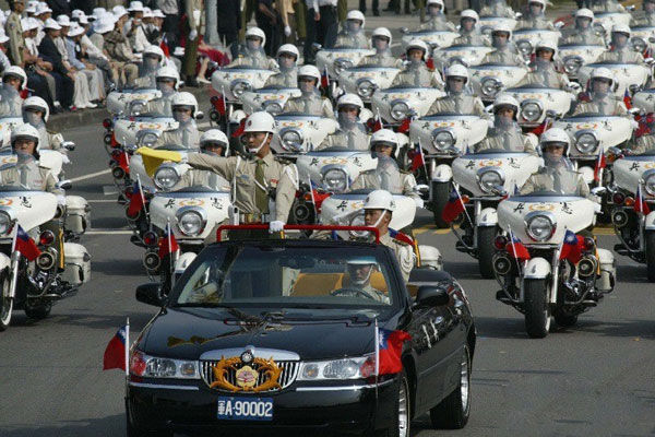 揭秘神秘的台湾军队检阅车