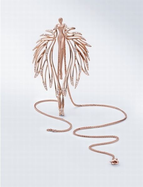 作为一个珠宝品牌,除了fenix的品牌理念之外,要说最吸引消费者的,绝对