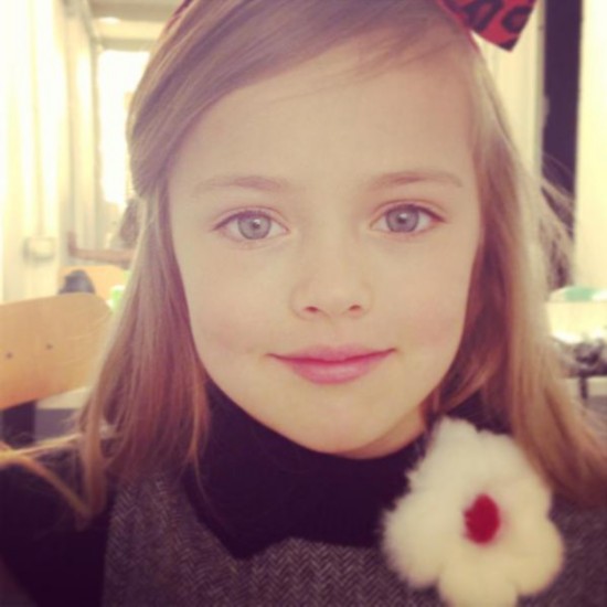 俄罗斯9岁女模被赞"世界第一美少女" (组图)